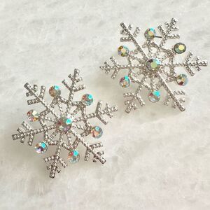 Iridescent rhinestone Christmas snowflake earrings ￼